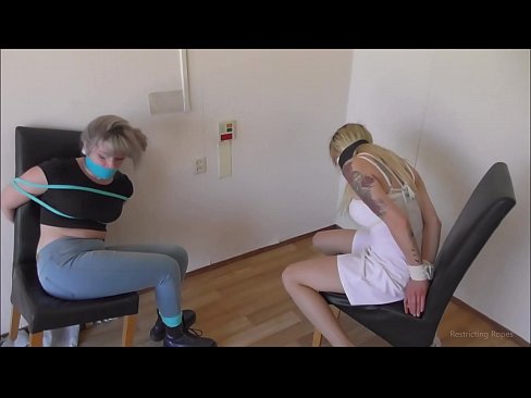 ❤️ Viciado / amarrado e amordaçado / donzela em apuros ❤️ Porno russo em pt.bestsexporno.ru ﹏