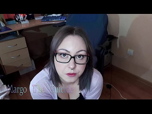 ❤️ Rapariga Sexy com Dildo de Óculos Chupa Profundamente na Câmara ❤️ Porno russo em pt.bestsexporno.ru ﹏